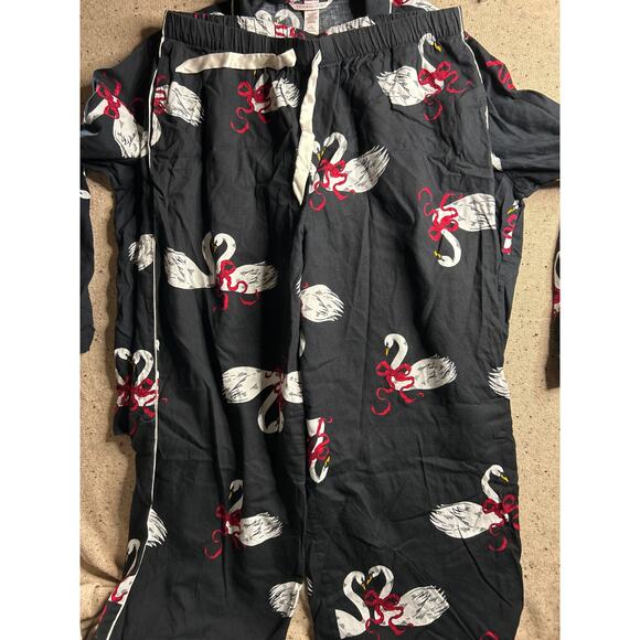 VS Black Swan Print PJs Set L Button Top & Pants Cozy Sleepwear - Picture 8 of 9
